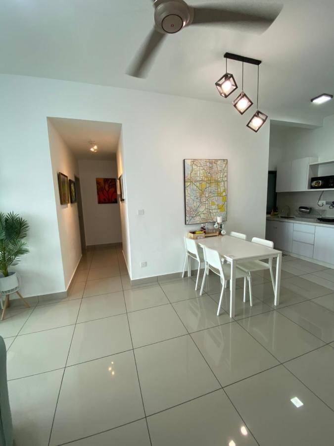 Bangi Almyra Suite Buitenkant foto