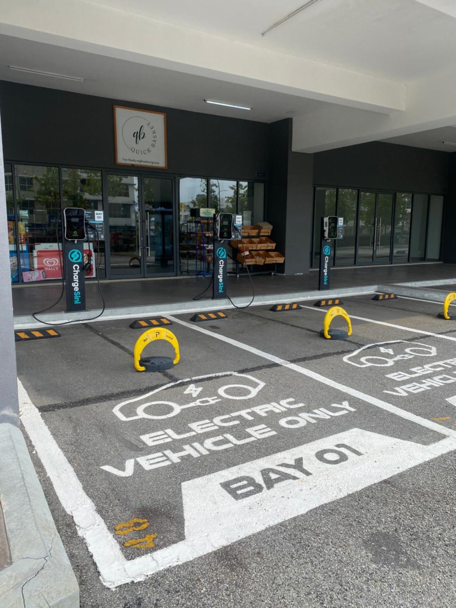 Bangi Almyra Suite Buitenkant foto