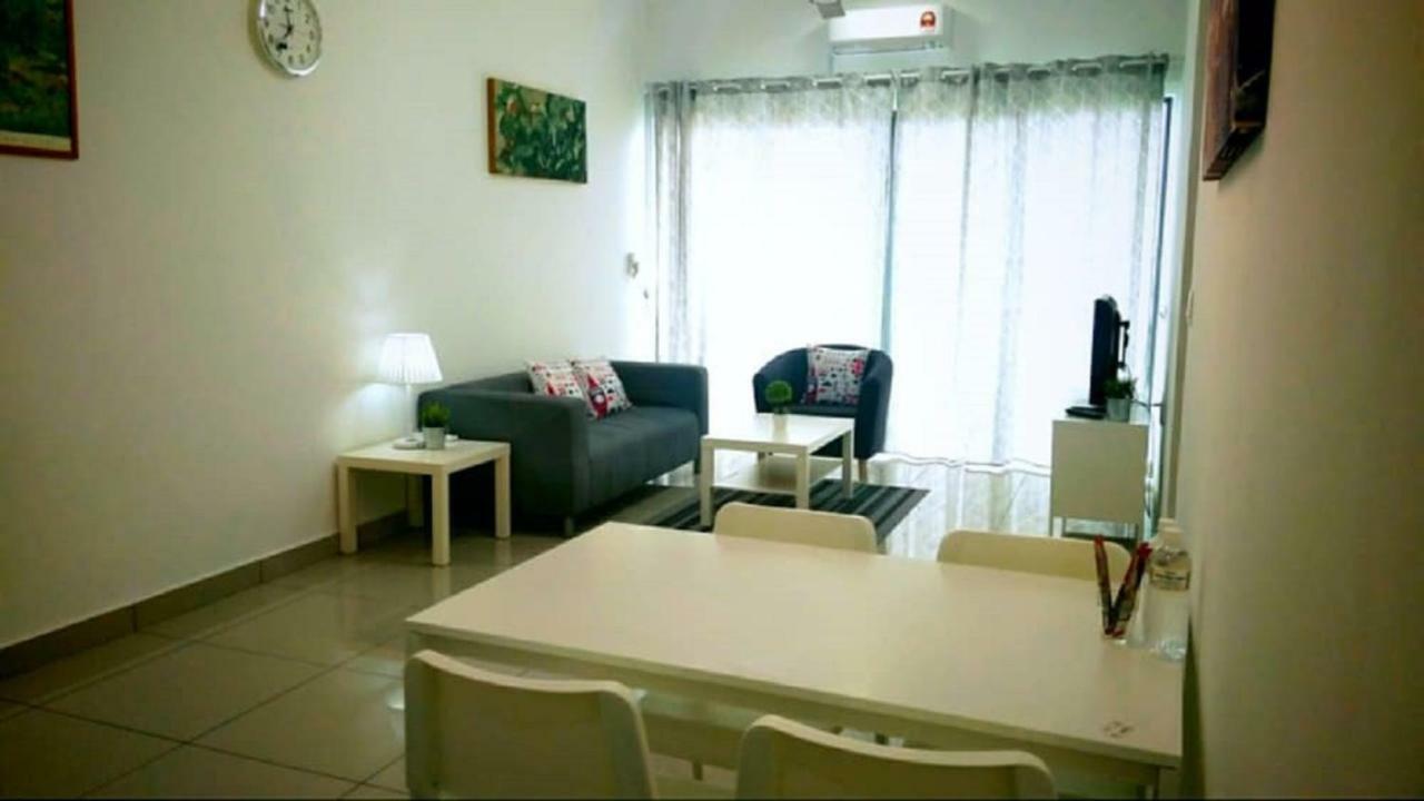 Bangi Almyra Suite Buitenkant foto