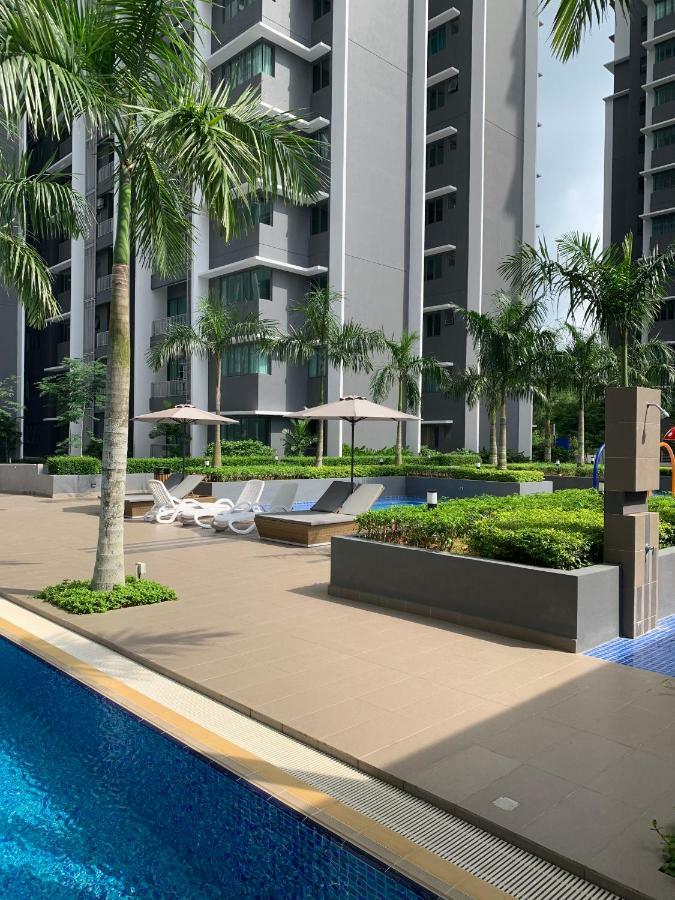 Bangi Almyra Suite Buitenkant foto