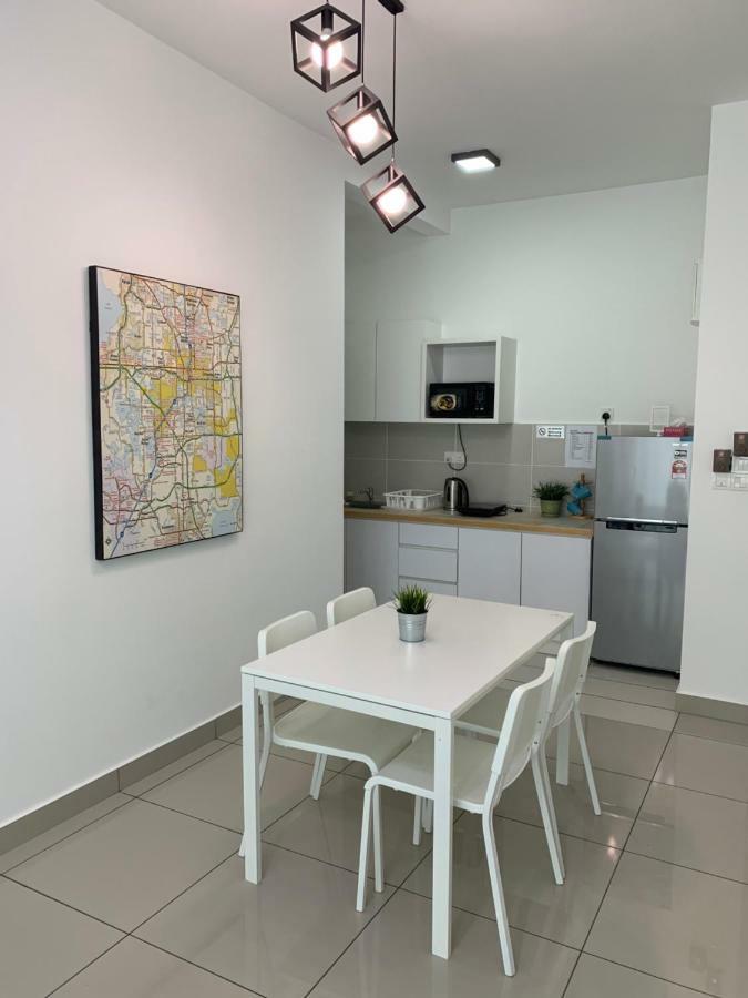 Bangi Almyra Suite Buitenkant foto