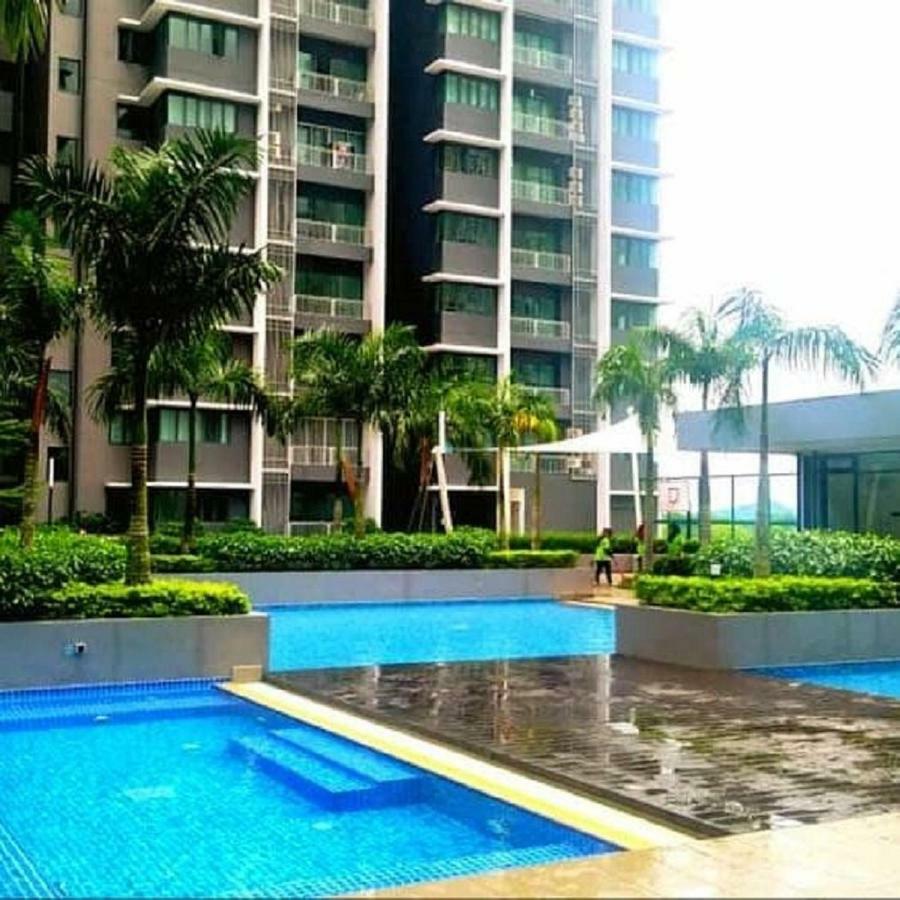 Bangi Almyra Suite Buitenkant foto