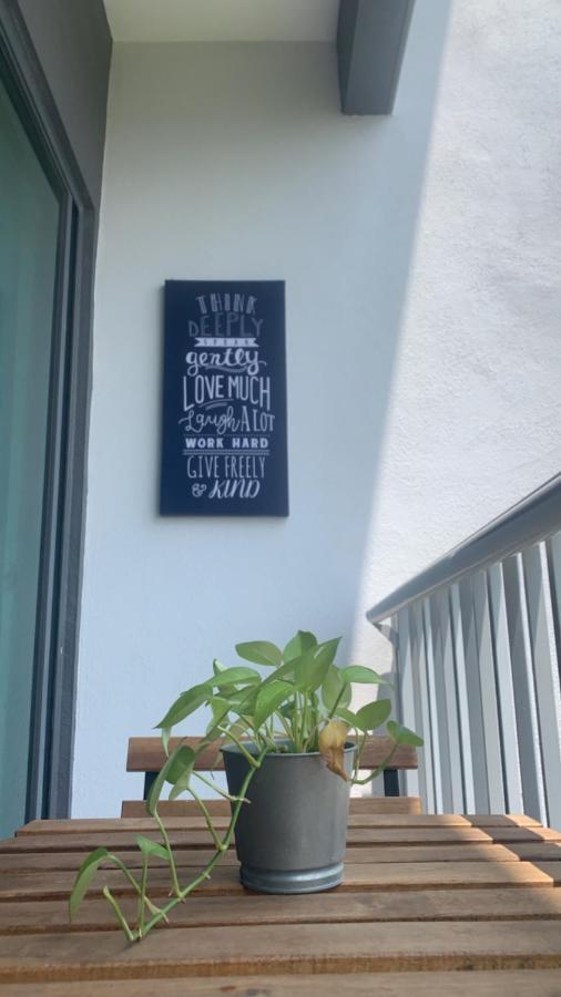 Bangi Almyra Suite Buitenkant foto