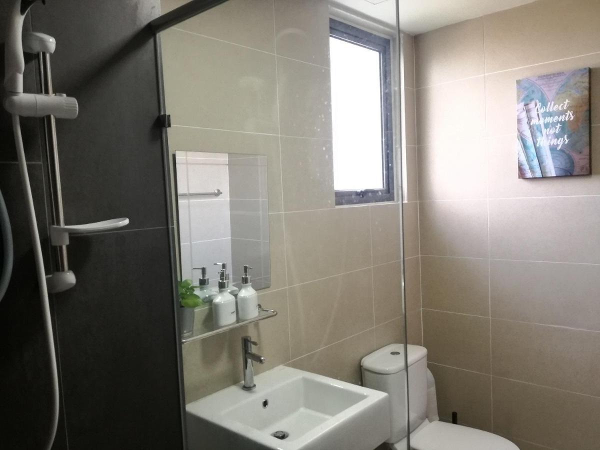 Bangi Almyra Suite Buitenkant foto