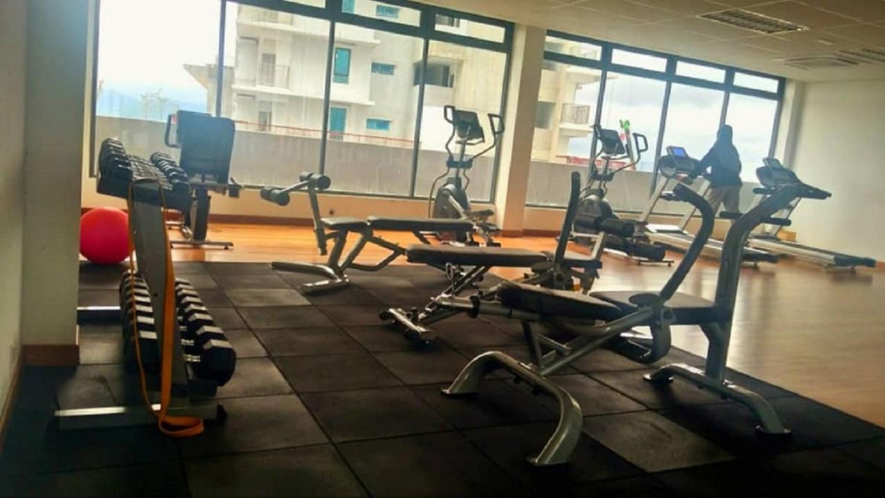 Bangi Almyra Suite Buitenkant foto